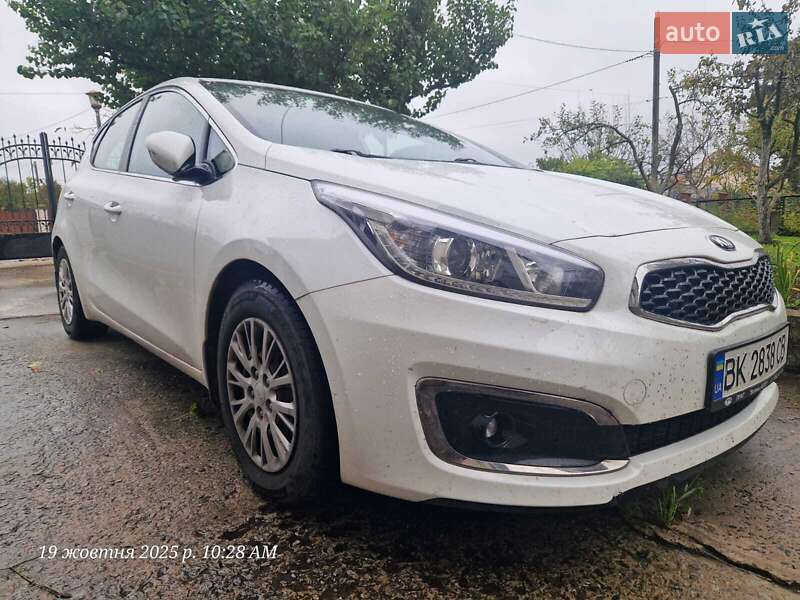 Хетчбек Kia Ceed 2017 в Вараші фото 3 Хетчбек Kia Ceed 2017 в Вараші