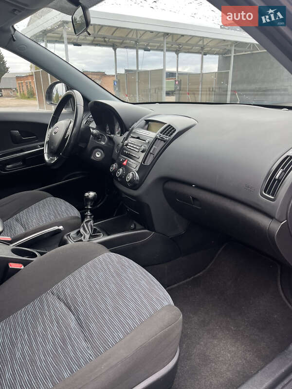 Универсал Kia Ceed 2009 в Лубнах