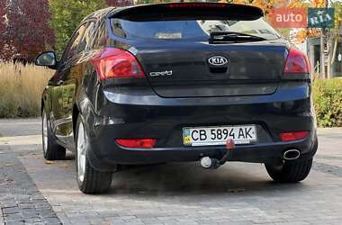 Хэтчбек Kia Ceed 2008 в 