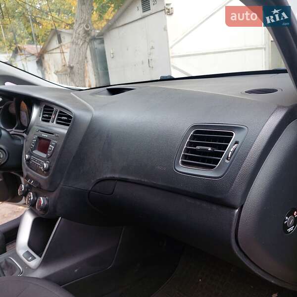 Хэтчбек Kia Ceed 2012 в Одессе