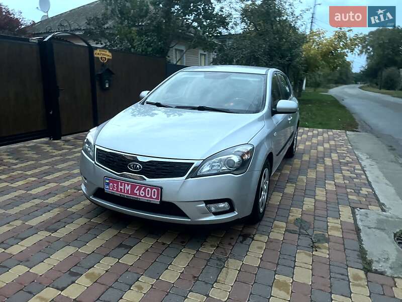 Хетчбек Kia Ceed 2010 в Ніжині фото 11 Хетчбек Kia Ceed 2010 в Ніжині