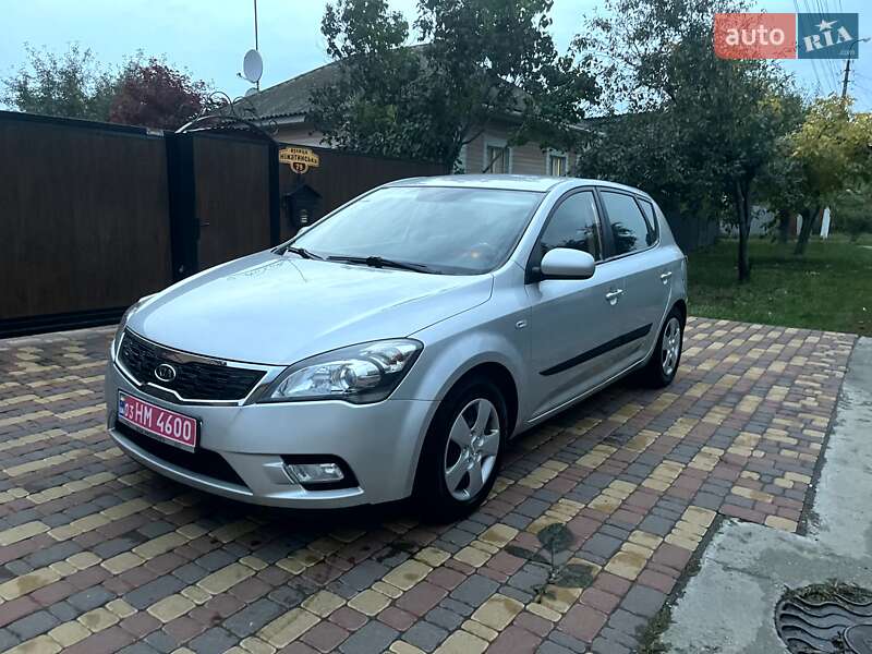 Хетчбек Kia Ceed 2010 в Ніжині фото 10 Хетчбек Kia Ceed 2010 в Ніжині
