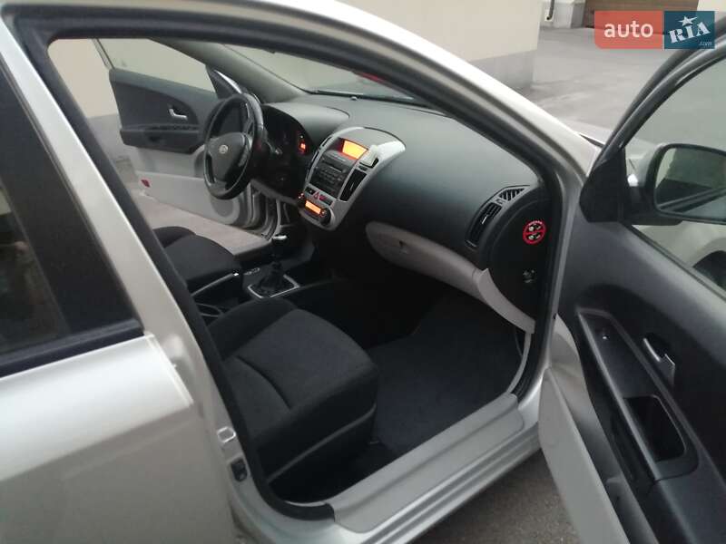 Универсал Kia Ceed 2007 в Виннице фото 13 Универсал Kia Ceed 2007 в Виннице