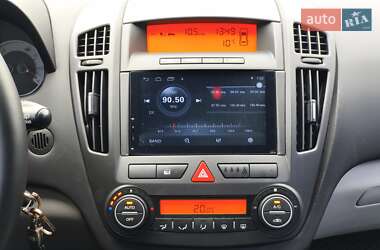 Хэтчбек Kia Ceed 2008 в 