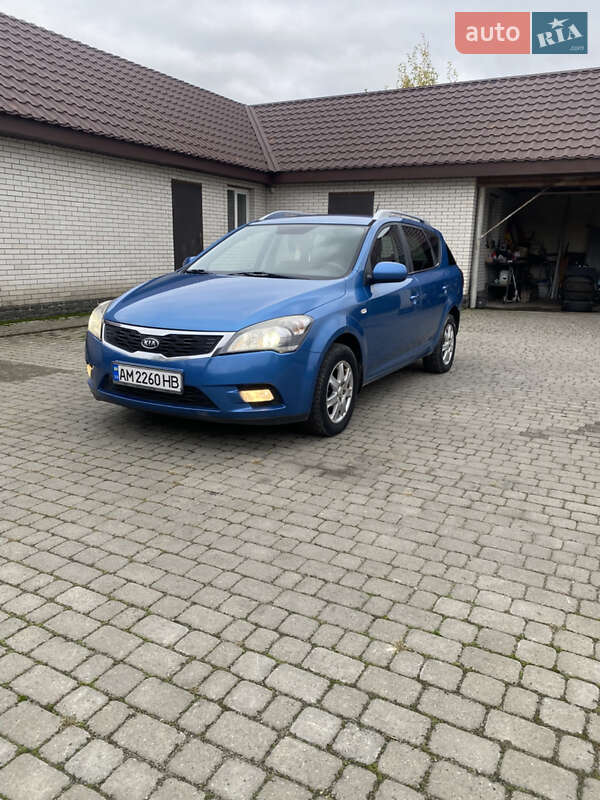 Універсал Kia Ceed 2010 в  фото Універсал Kia Ceed 2010 в