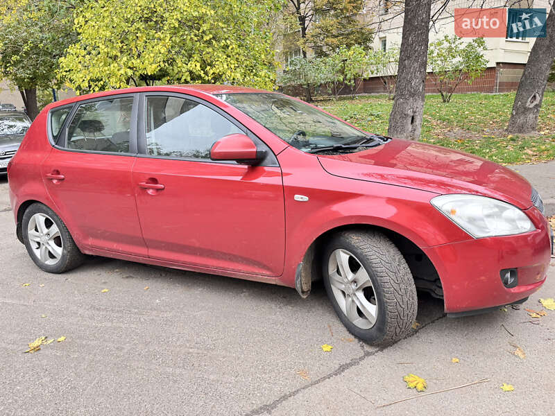 Хетчбек Kia Ceed 2008 в Києві фото 2 Хетчбек Kia Ceed 2008 в Києві
