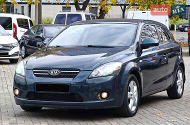 Хэтчбек Kia Ceed 2008 в 