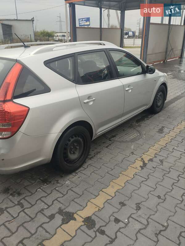Универсал Kia Ceed 2010 в Ирпене фото 3 Универсал Kia Ceed 2010 в Ирпене