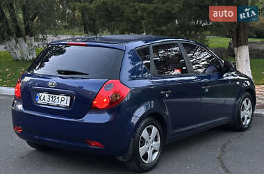Хетчбек Kia Ceed 2008 в 