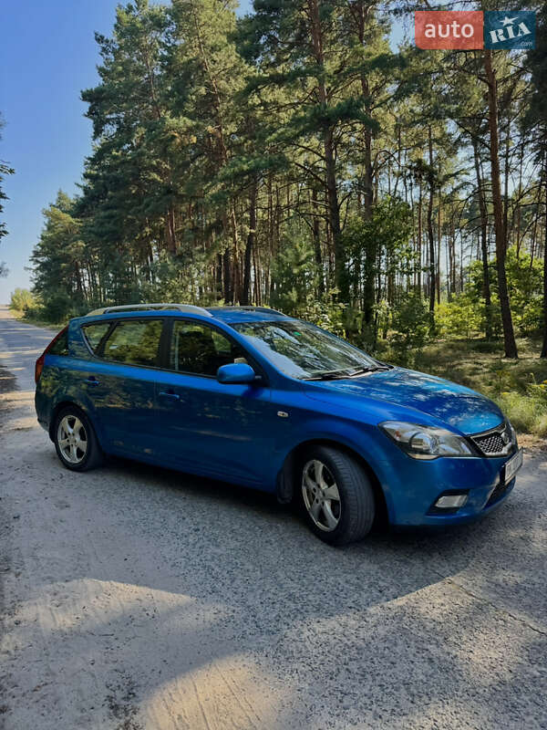 Універсал Kia Ceed 2012 в Острозі