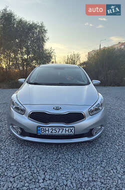 Хетчбек Kia Ceed 2013 в Чернівцях Хетчбек Kia Ceed 2013 в Чернівцях