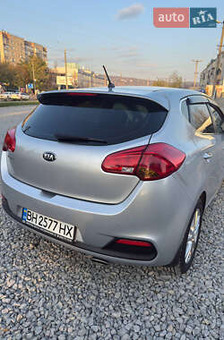 Хетчбек Kia Ceed 2013 в  фото 6 Хетчбек Kia Ceed 2013 в