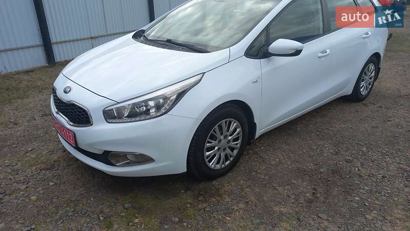 Универсал Kia Ceed 2015 в Сокале