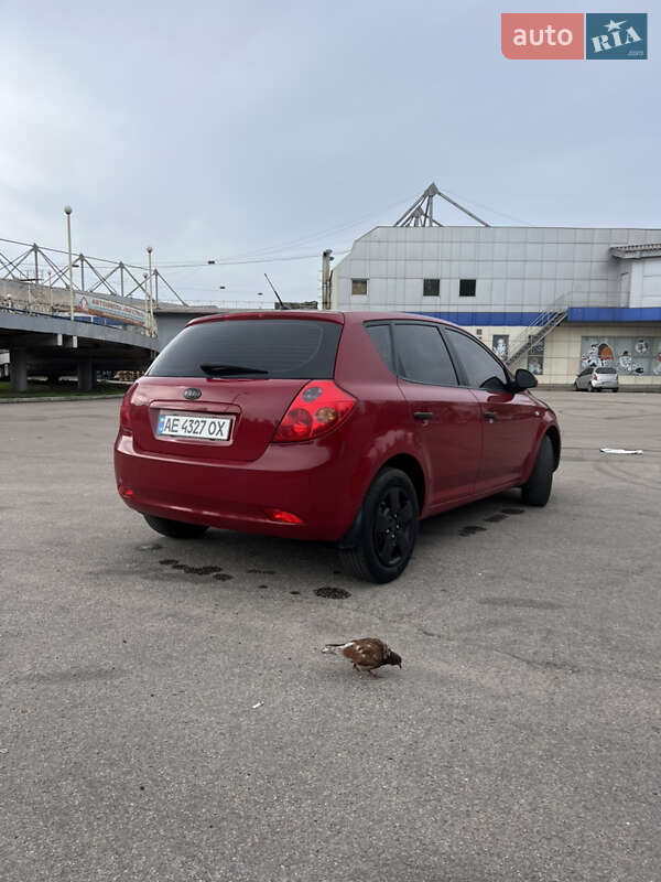 Хетчбек Kia Ceed 2008 в Кривому Розі фото 4 Хетчбек Kia Ceed 2008 в Кривому Розі