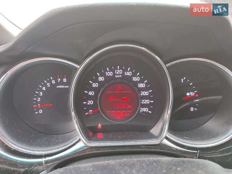 Хетчбек Kia Ceed 2012 в Києві фото 21 Хетчбек Kia Ceed 2012 в Києві