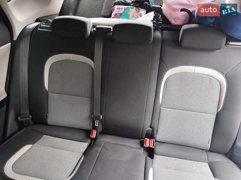 Хетчбек Kia Ceed 2012 в Києві фото 16 Хетчбек Kia Ceed 2012 в Києві