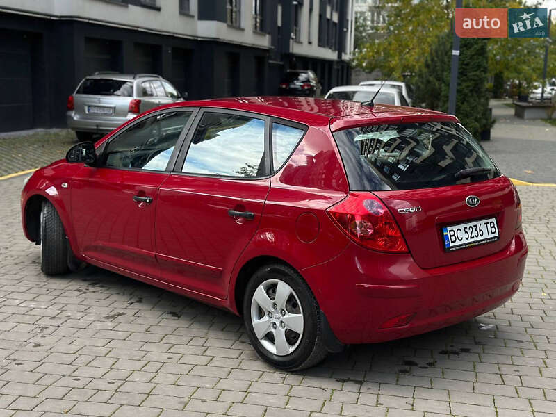 Хэтчбек Kia Ceed 2009 в Ивано-Франковске фото 4 Хэтчбек Kia Ceed 2009 в Ивано-Франковске