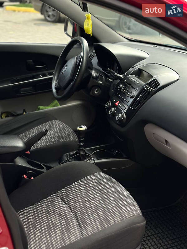 Хэтчбек Kia Ceed 2009 в Ивано-Франковске фото 13 Хэтчбек Kia Ceed 2009 в Ивано-Франковске