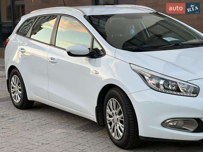 Универсал Kia Ceed 2015 в Сокале