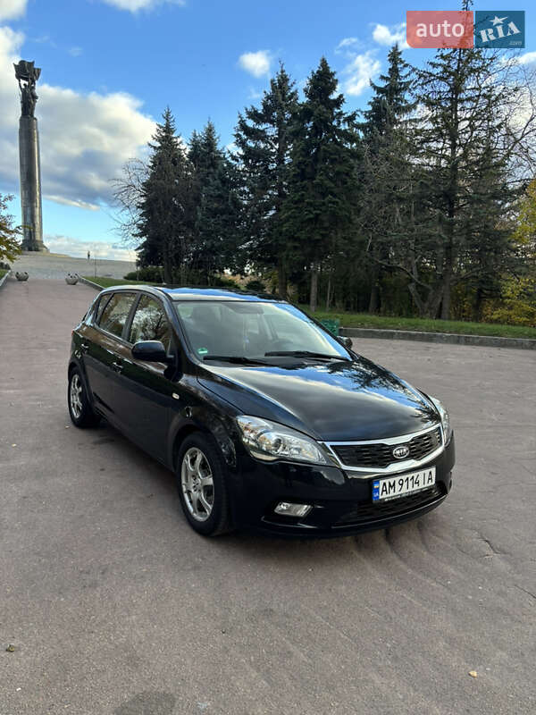Хэтчбек Kia Ceed 2009 в Житомире фото 2 Хэтчбек Kia Ceed 2009 в Житомире