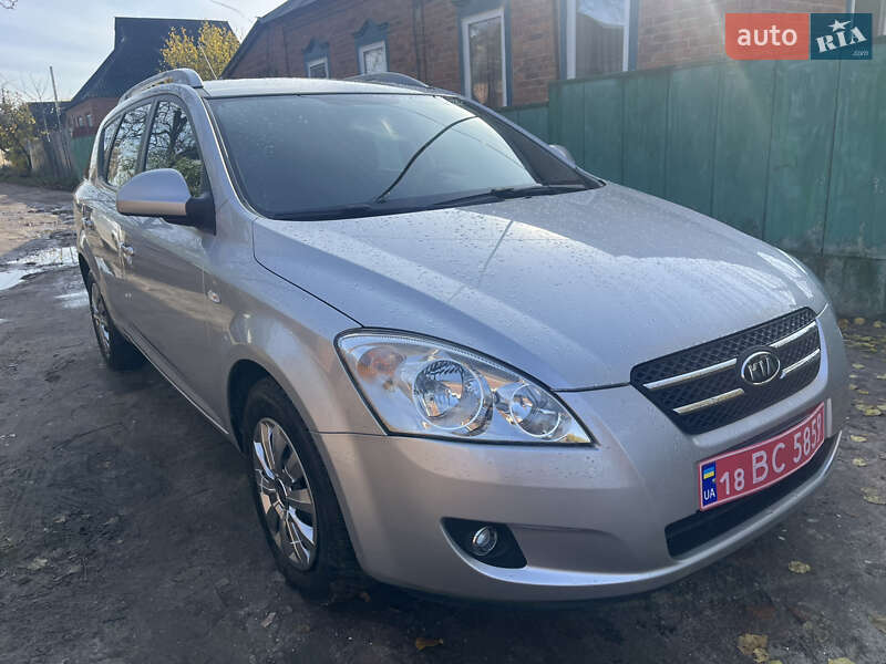 Універсал Kia Ceed 2009 в Охтирці