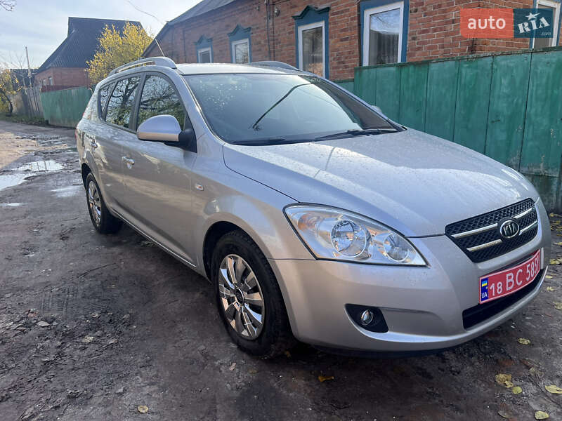 Універсал Kia Ceed 2009 в Охтирці