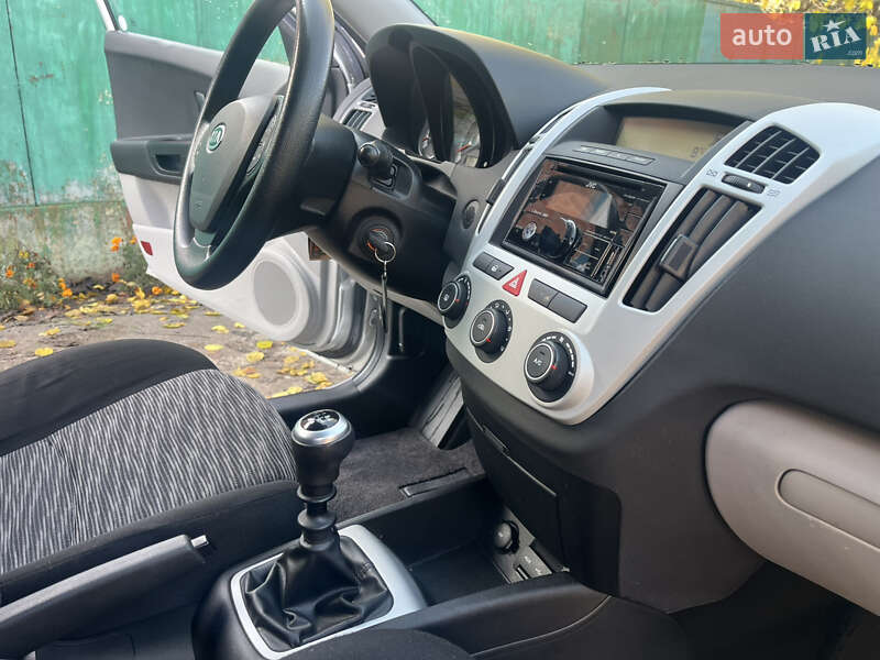 Універсал Kia Ceed 2009 в Охтирці