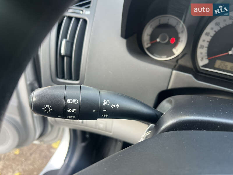 Універсал Kia Ceed 2009 в Охтирці