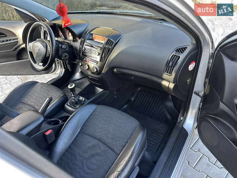 Універсал Kia Ceed 2009 в Полтаві