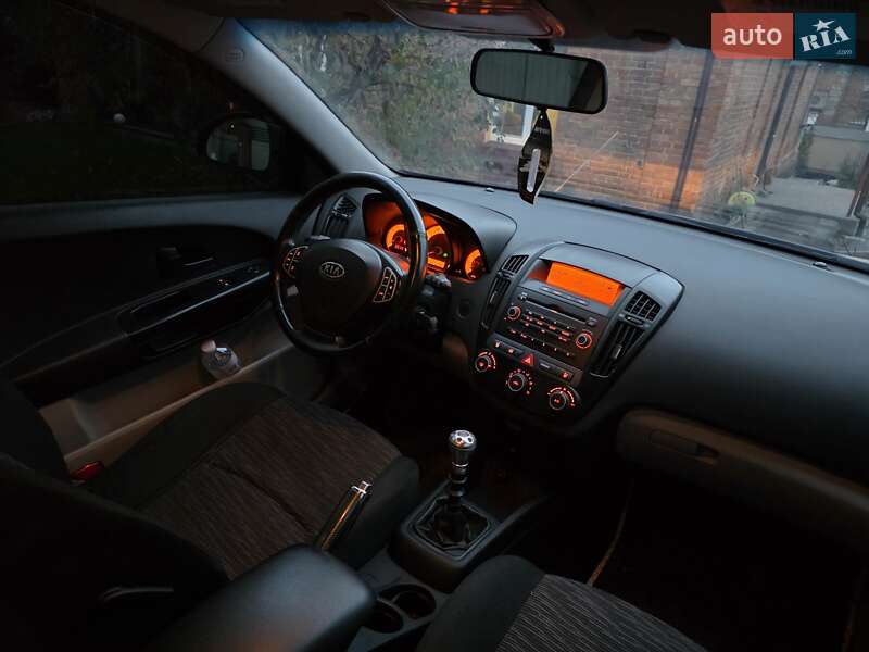 Универсал Kia Ceed 2008 в Бердичеве