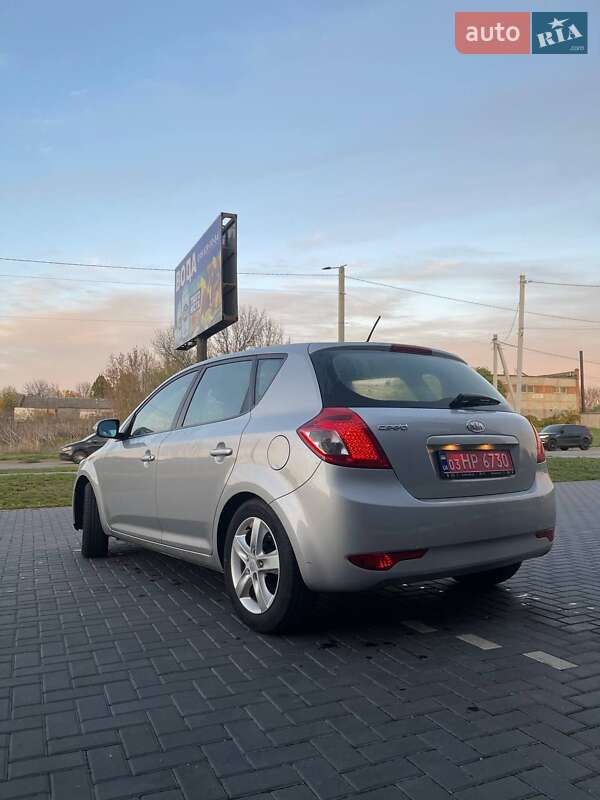 Хэтчбек Kia Ceed 2010 в Кропивницком