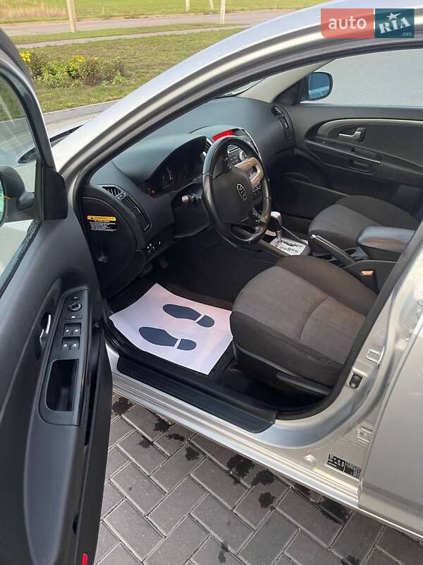 Хэтчбек Kia Ceed 2010 в Кропивницком