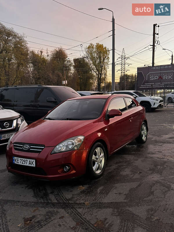 Хэтчбек Kia Ceed 2008 в Днепре