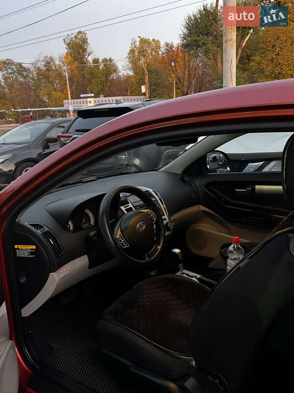 Хэтчбек Kia Ceed 2008 в Днепре