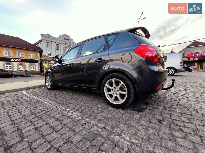 Хетчбек Kia Ceed 2008 в Виноградові