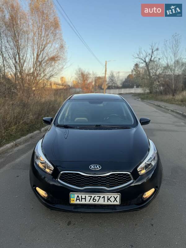 Хетчбек Kia Ceed 2013 в Києві фото 5 Хетчбек Kia Ceed 2013 в Києві