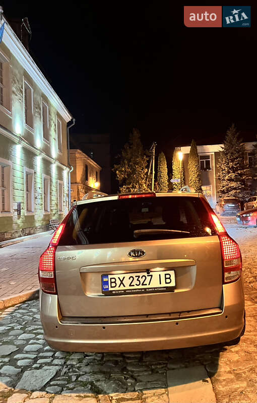 Универсал Kia Ceed 2010 в Каменец-Подольском фото 2 Универсал Kia Ceed 2010 в Каменец-Подольском