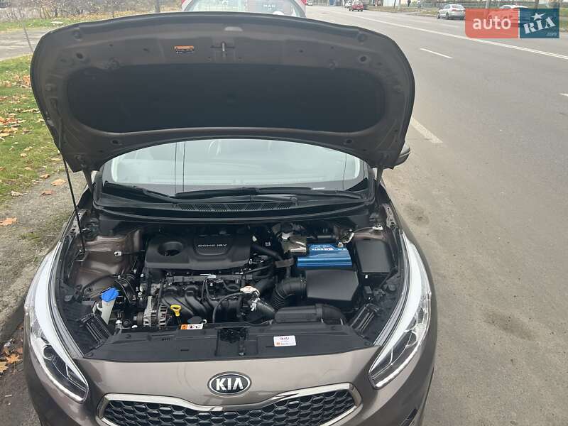 Хэтчбек Kia Ceed 2016 в Киеве