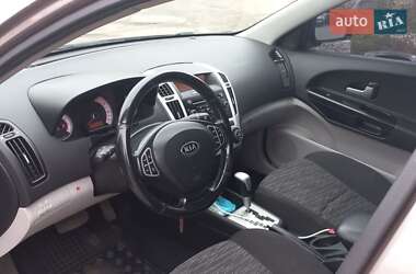Хэтчбек Kia Ceed 2008 в Умани