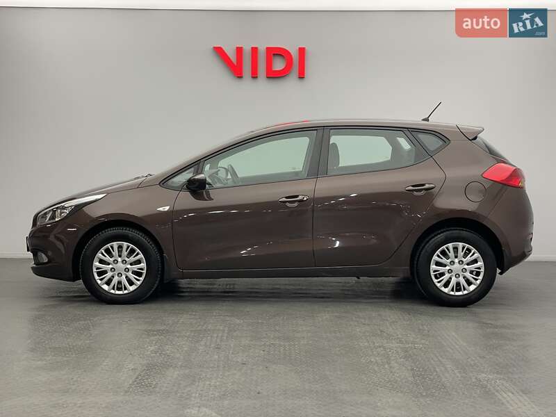 Хэтчбек Kia Ceed 2013 в Киеве