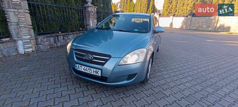 Хэтчбек Kia Ceed 2008 в Надворной