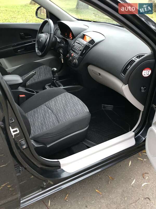 Універсал Kia Ceed 2008 в Теофіполі