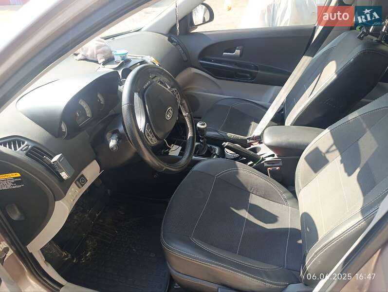 Хетчбек Kia Ceed 2007 в Миколаєві фото 3 Хетчбек Kia Ceed 2007 в Миколаєві