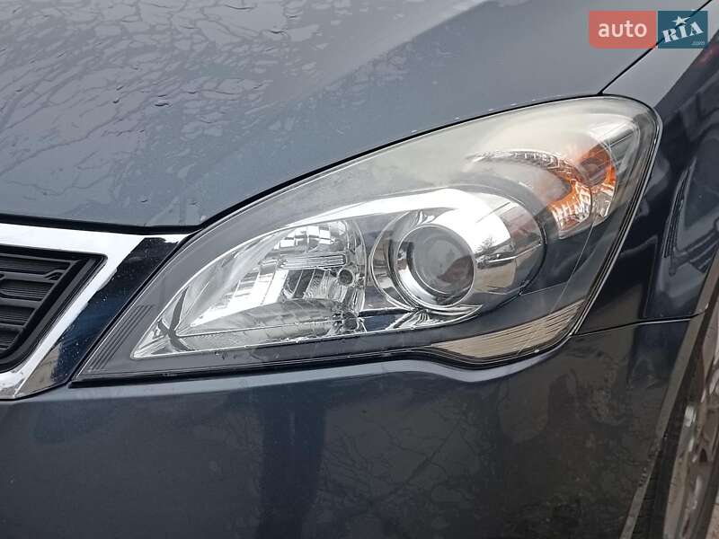 Хэтчбек Kia Ceed 2009 в Харькове