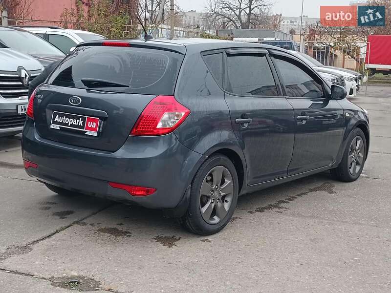 Хэтчбек Kia Ceed 2009 в Харькове