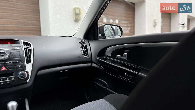 Универсал Kia Ceed 2010 в Ровно фото 31 Универсал Kia Ceed 2010 в Ровно