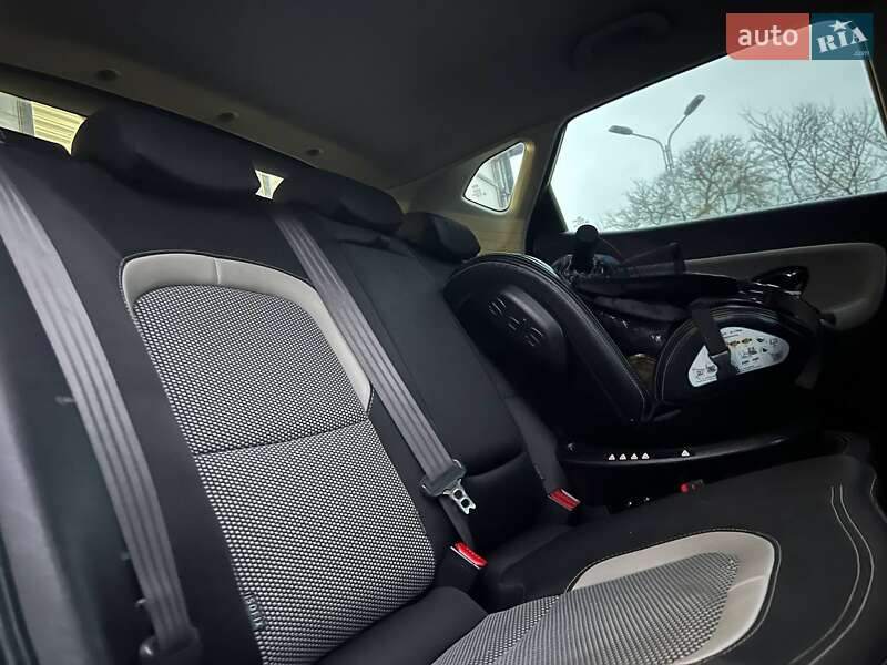 Хэтчбек Kia Ceed 2013 в Ивано-Франковске