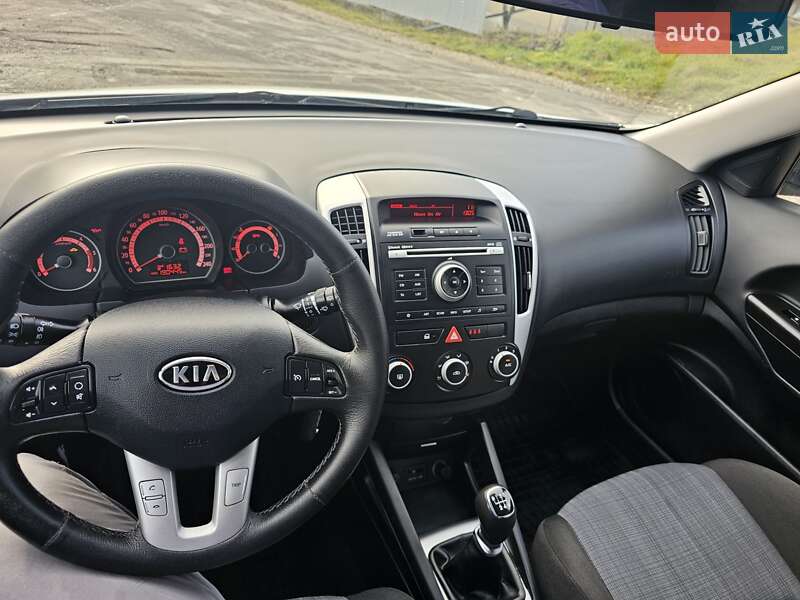 Універсал Kia Ceed 2011 в Тернополі фото 16 Універсал Kia Ceed 2011 в Тернополі
