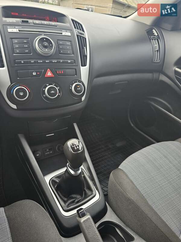 Універсал Kia Ceed 2011 в Тернополі фото 36 Універсал Kia Ceed 2011 в Тернополі