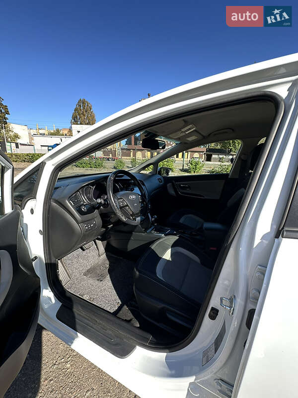 Хетчбек Kia Ceed 2015 в Києві фото 11 Хетчбек Kia Ceed 2015 в Києві